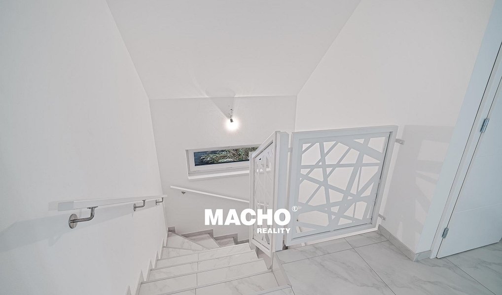 Prodej domu 220 m² s pozemkem 2 014 m², Soběslav – náhled fotky 16
