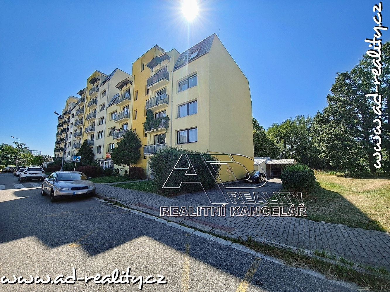 Prodej krytého parkovacího stání [12m2] - Ant. Barcala, sídl. Máj – fotografie 2