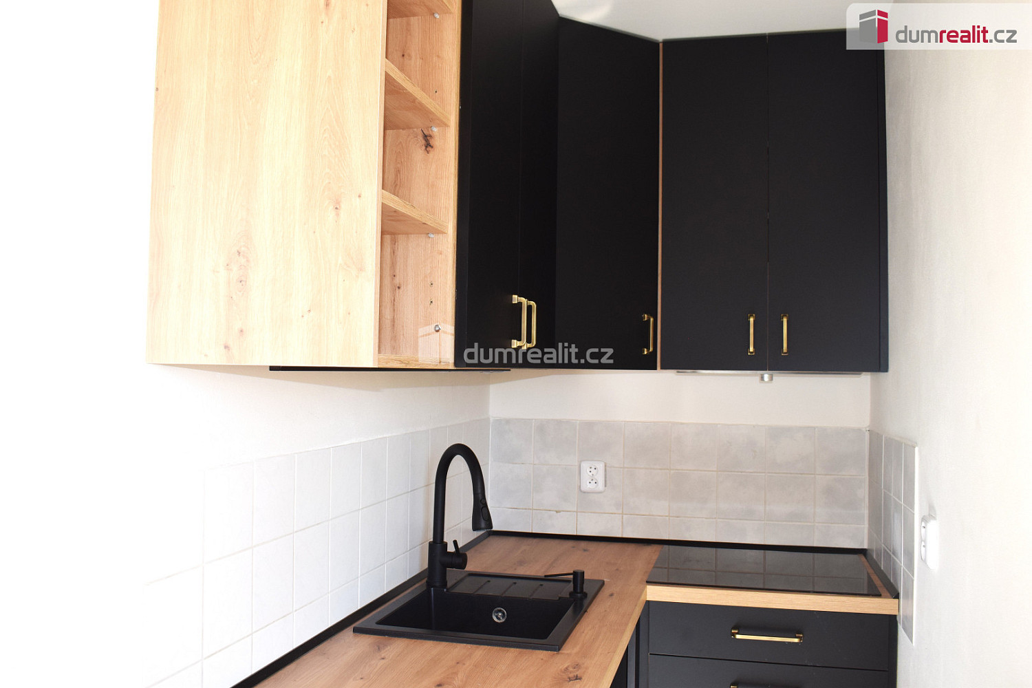Pronájem obchodních prostor 99 m² — photo 2