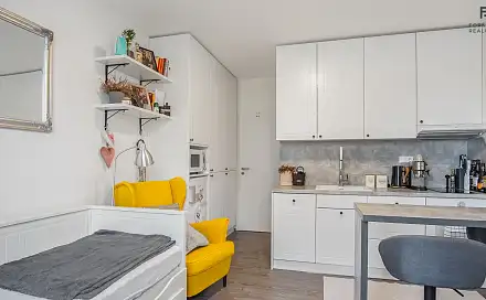 Pronájem bytu 1+kk 25 m², třída Tomáše Bati, Zlín