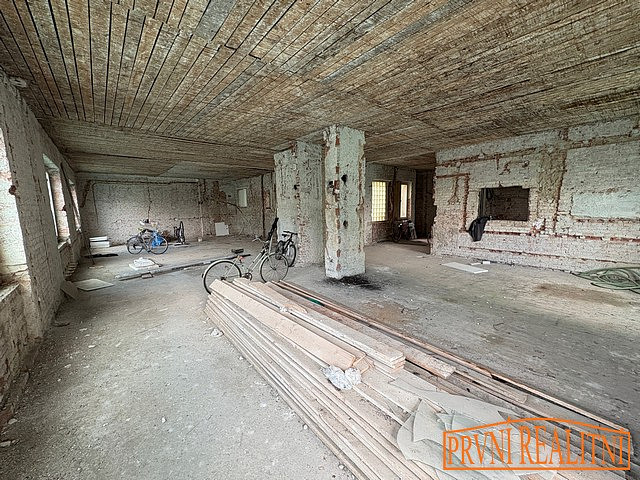 Prodej obchodních prostor 563 m² – fotografie 3