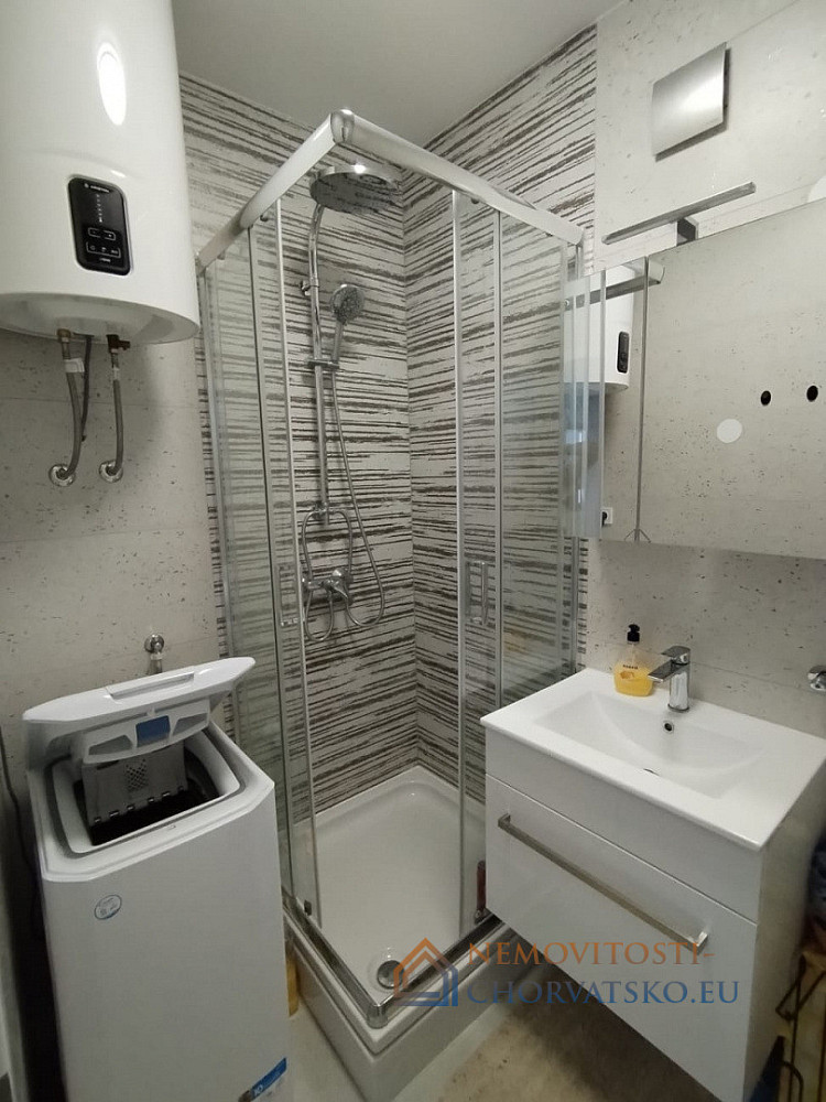 Prodej bytu 6+kk 41 m² – pohled 6