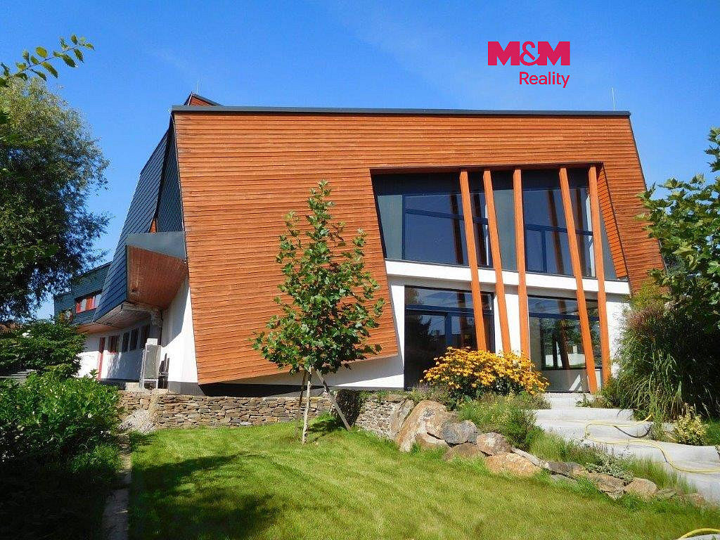 Prodej restaurace 1 076 m²