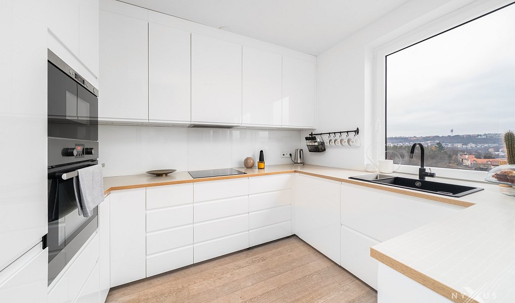 Prodej bytu 6+kk 120 m², Praha – náhled fotky 5