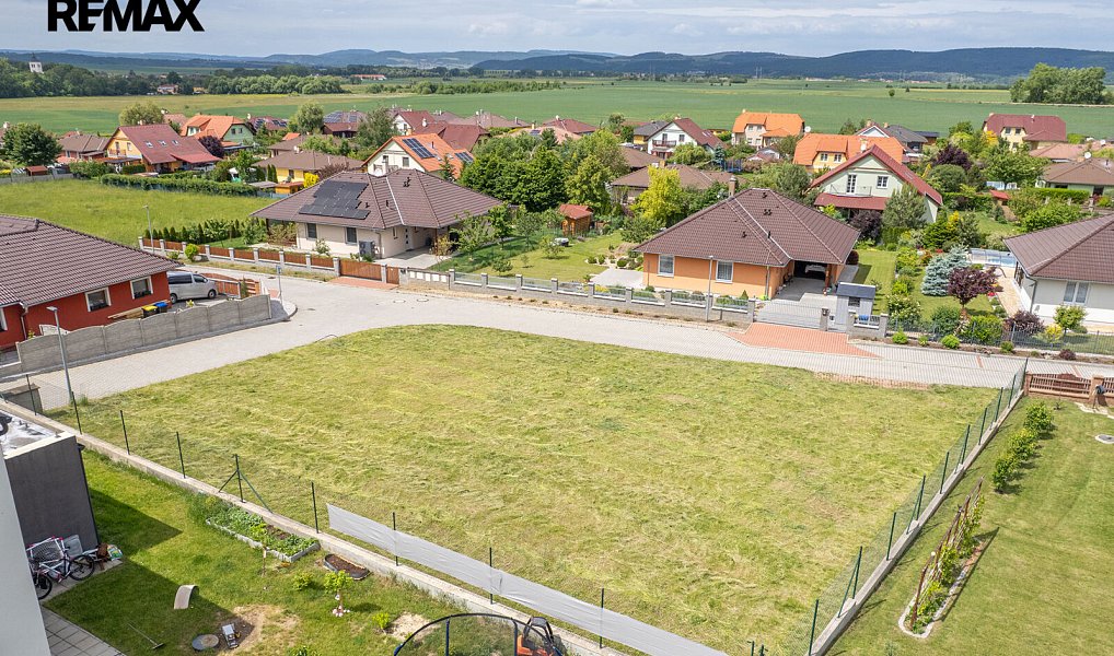 Prodej stavebního pozemku 810 m², Hostomice – náhled fotky 7