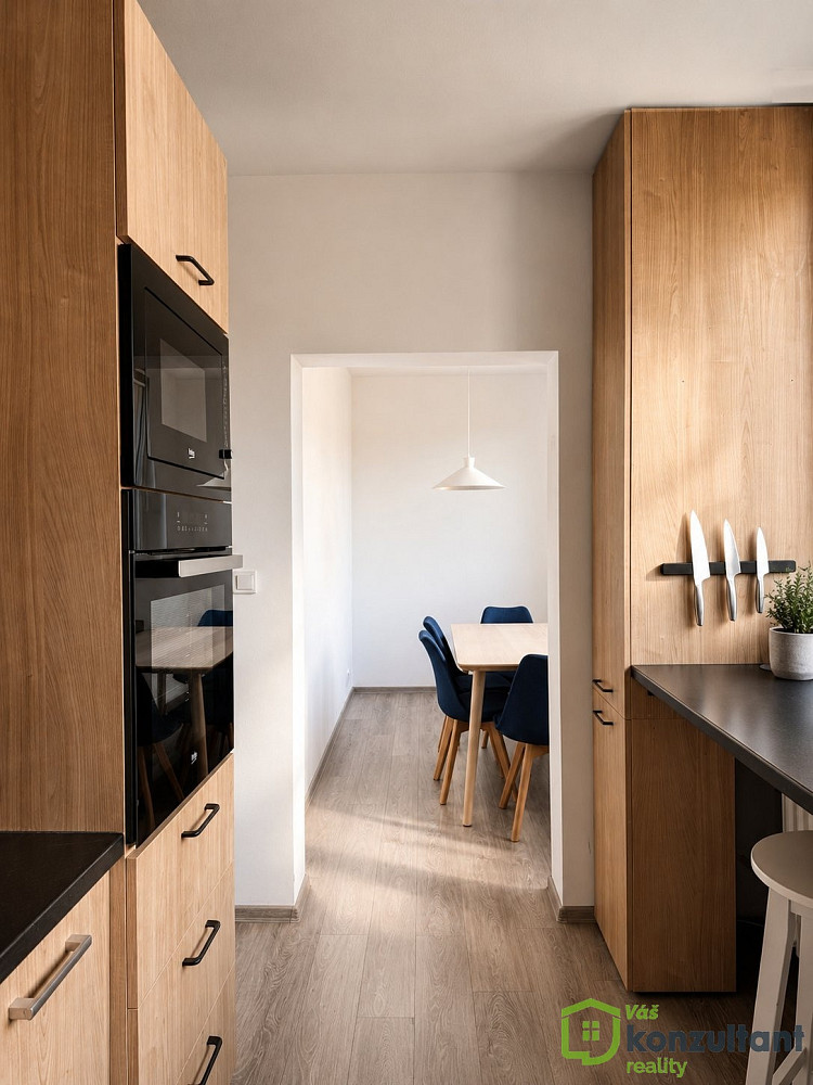 Pronájem bytu 3+1 65 m² - Widok 4