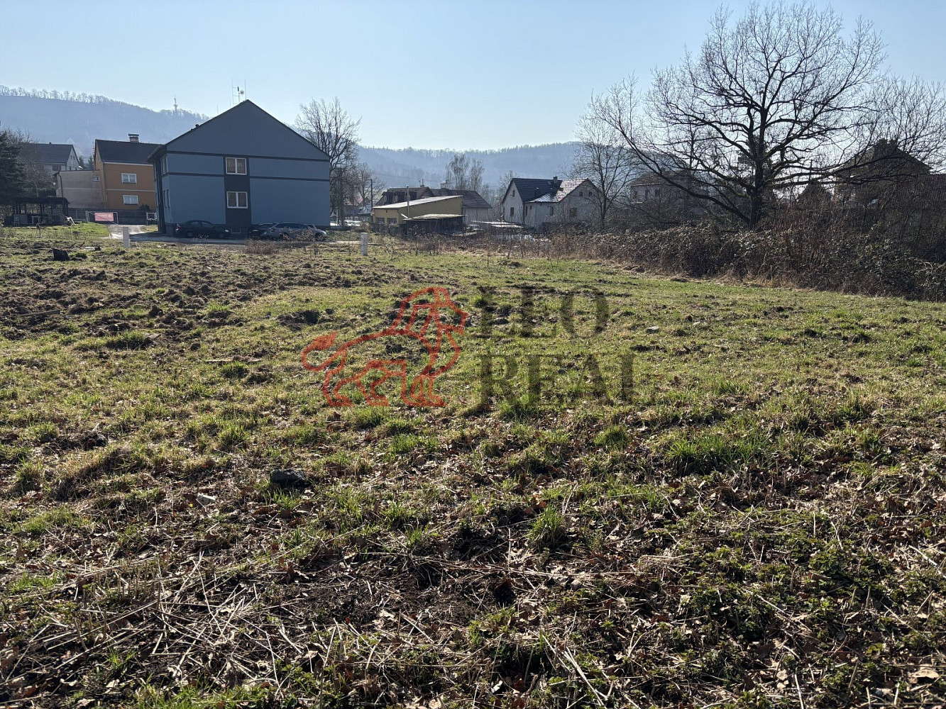 Prodej stavebního pozemku 1 100 m² – fotografie 3