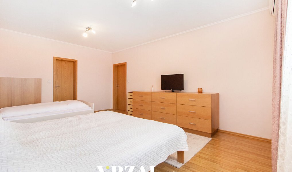 Prodej bytu 3+kk 125 m², Nehvizdy – náhled fotky 13