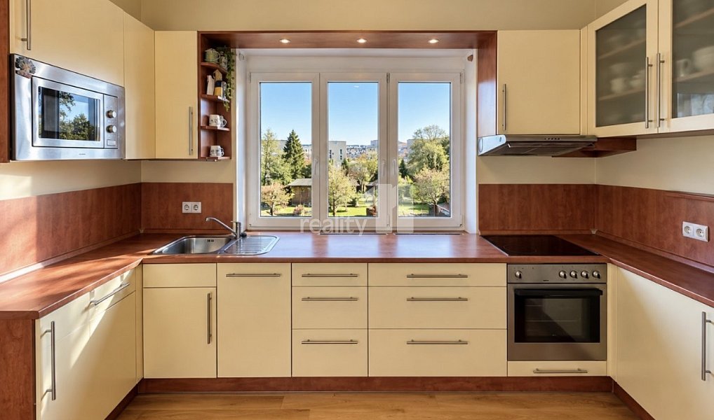 Prodej domu 140 m² s pozemkem 227 m², Praha – náhled fotky 2