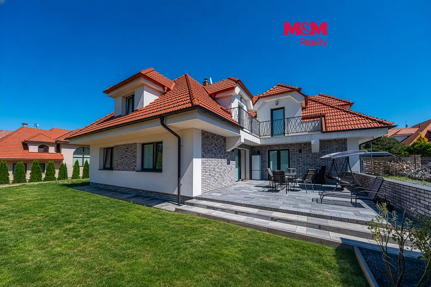Prodej domu 379 m² s pozemkem 803 m²