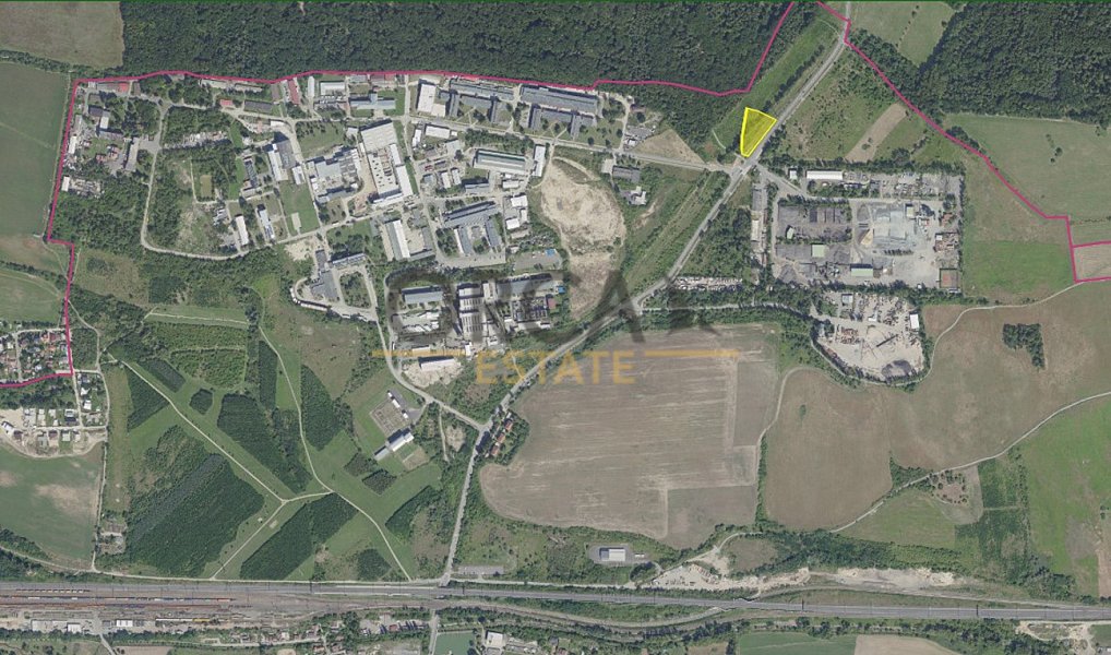 Prodej pole 3 695 m², Praha – náhled fotky 2