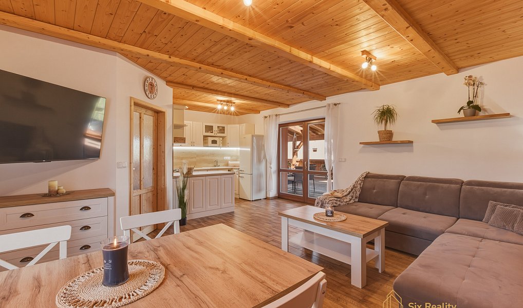 Prodej domu 261 m² s pozemkem 800 m², Zavidov – náhled fotky 3