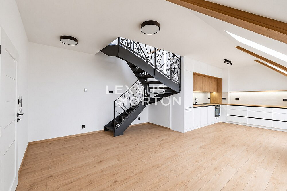 Pronájem bytu 4+kk 108 m² – fotografie 3