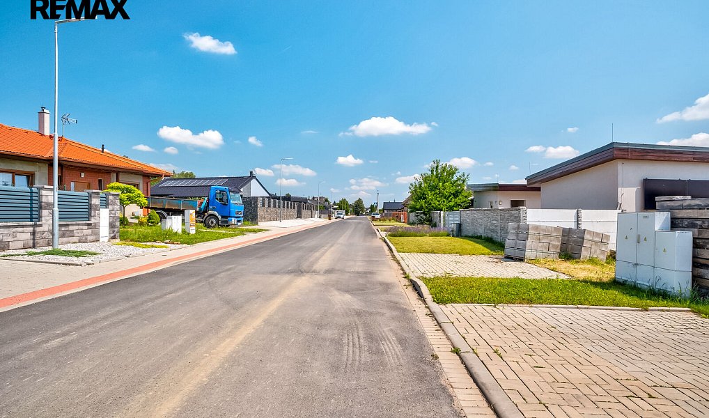 Prodej stavebního pozemku 1 300 m², Černovice – náhled fotky 15
