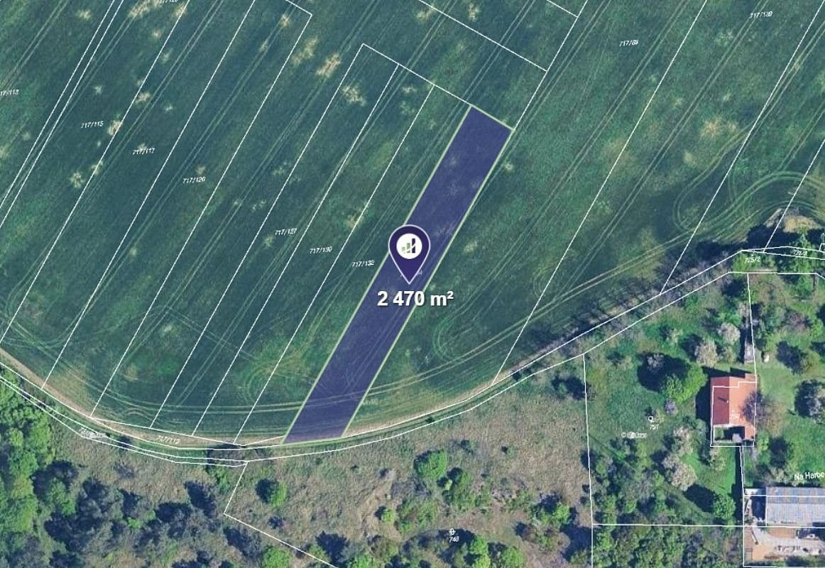 Prodej pole 2 470 m², Blansko