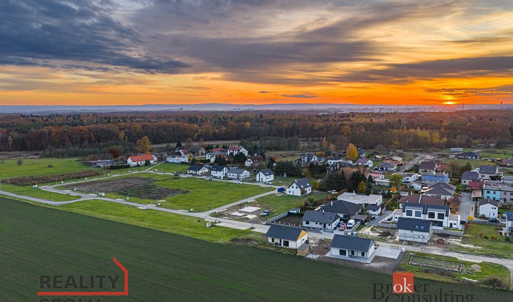 Prodej domu 248 m² s pozemkem 816 m², Sezemice – náhled fotky 2