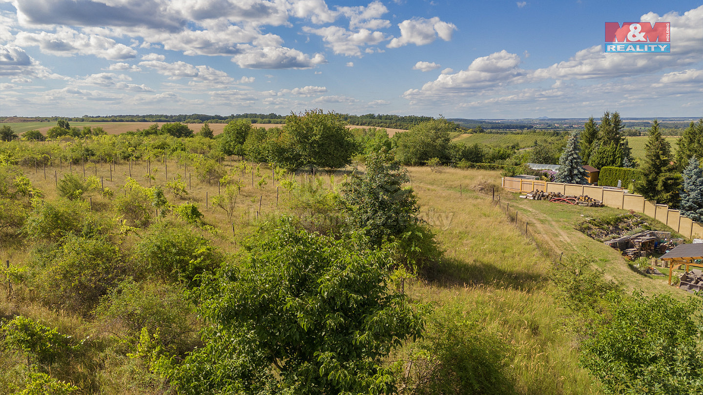 Prodej stavebního pozemku 1 974 m² – fotografie 2