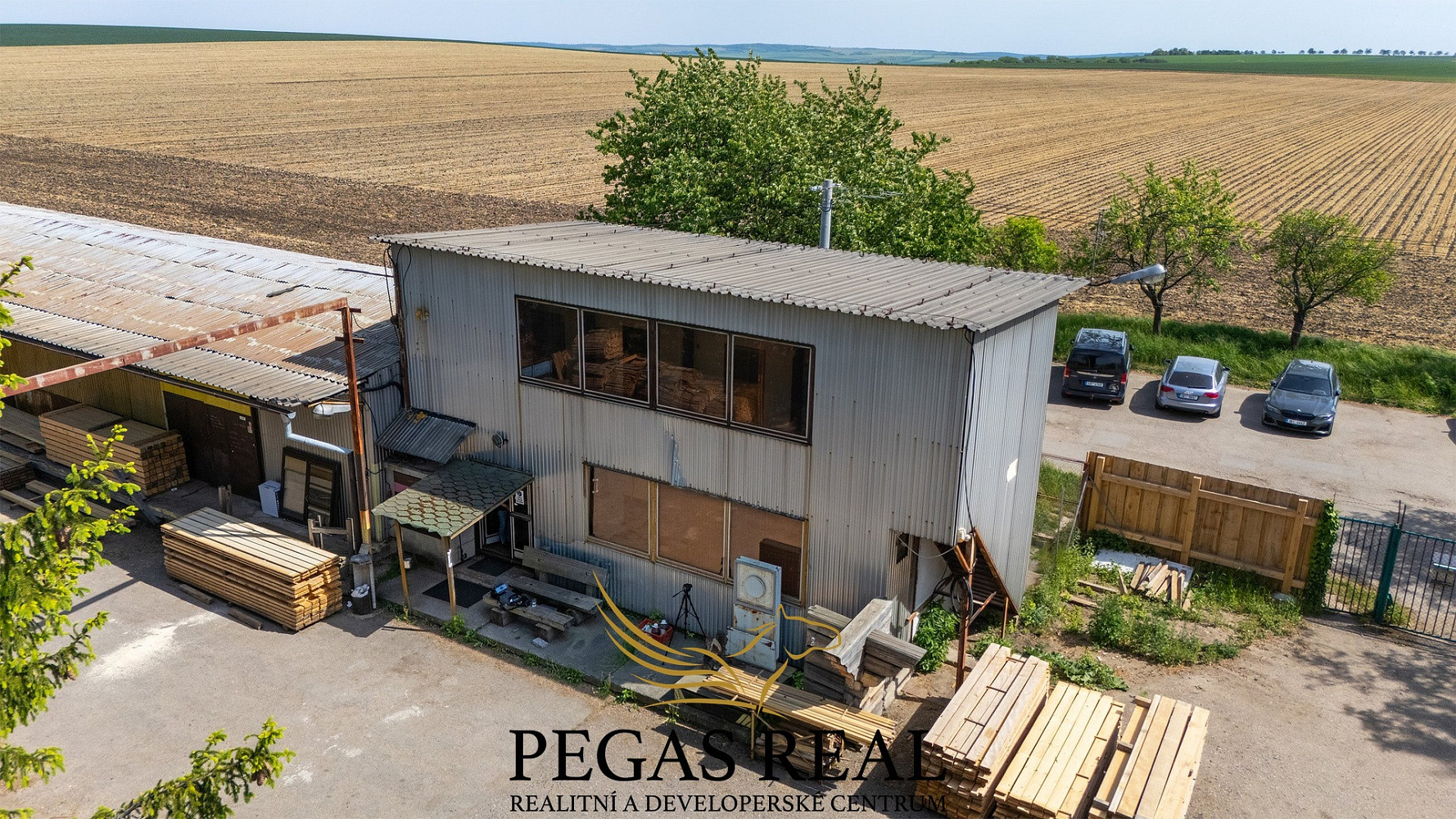 Pronájem výrobních prostor 6 455 m² – fotografie 2