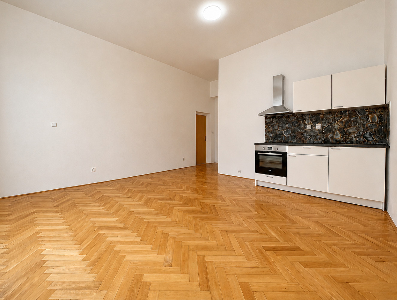 Pronájem bytu 1+kk 33 m²