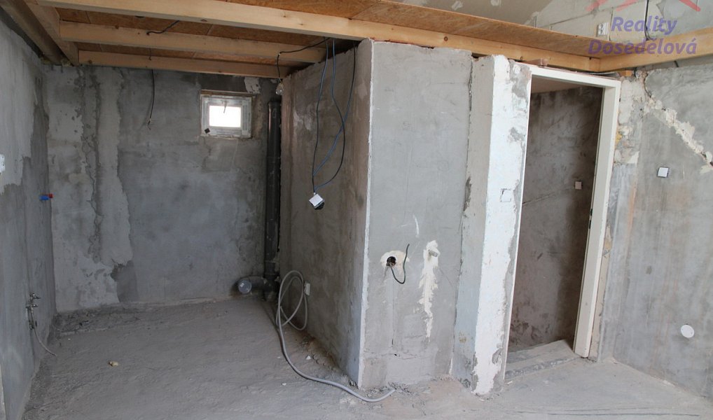 Prodej domu 114 m² s pozemkem 66 m², Smečno – náhled fotky 8