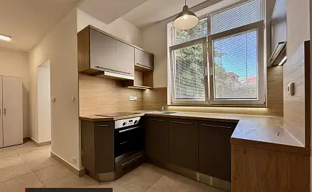 Pronájem bytu 1+kk 38 m², Na Valech, Znojmo