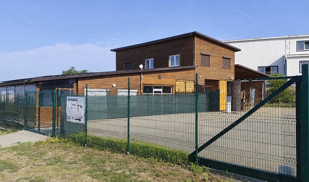 Prodej obchodních prostor 1 000 m², Starovičky – náhled fotky 2