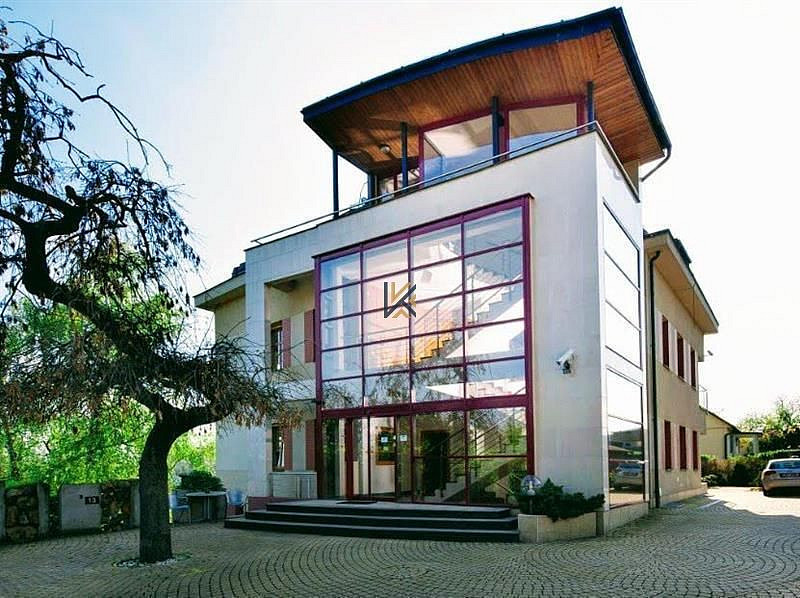 Pronájem kanceláře 160 m²