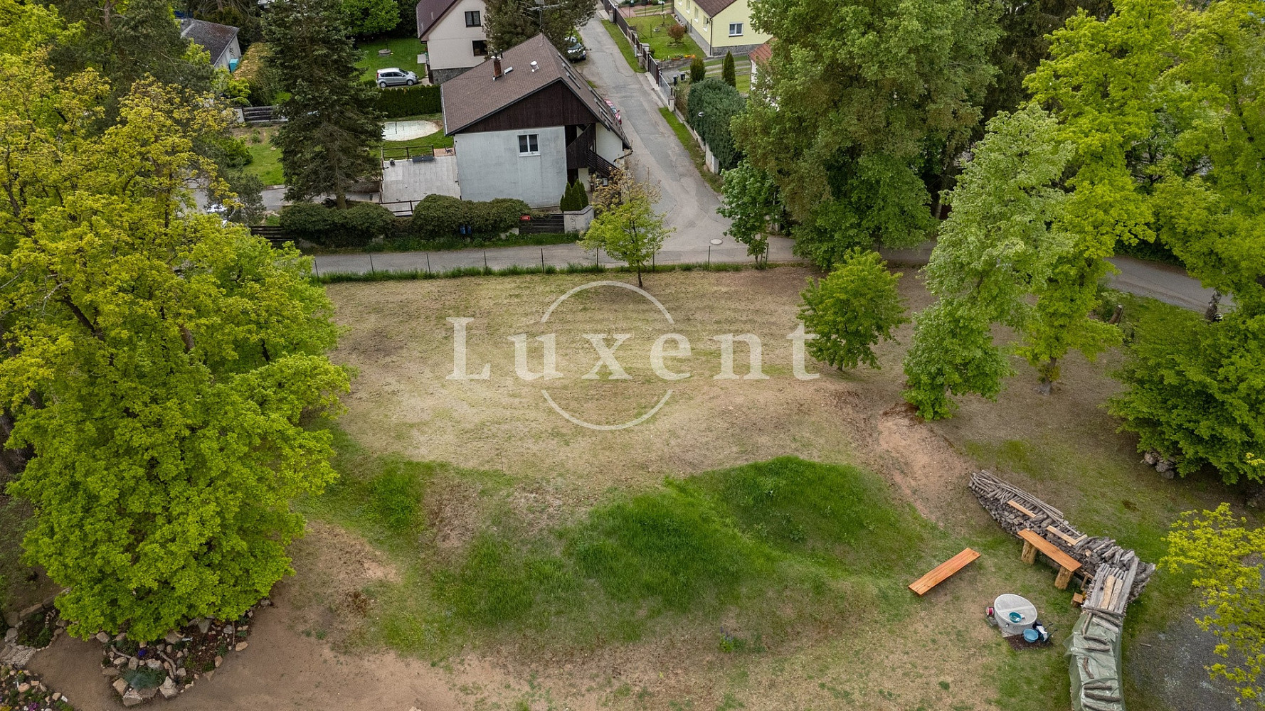 Prodej stavebního pozemku 816 m² – fotografie 4