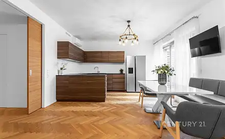 Pronájem bytu 2+kk 82 m²