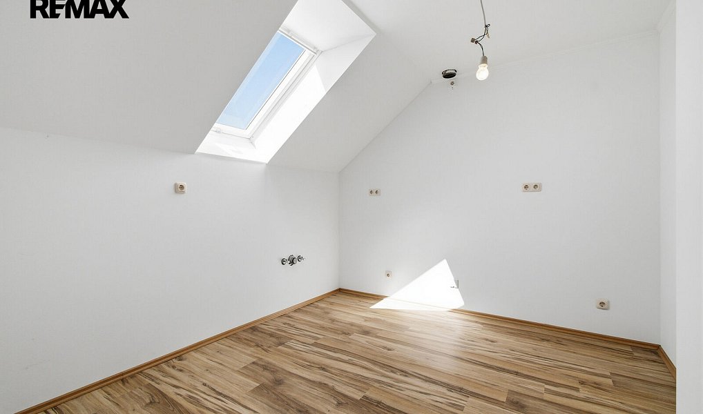 Prodej domu 250 m² s pozemkem 749 m², Kasejovice – náhled fotky 44