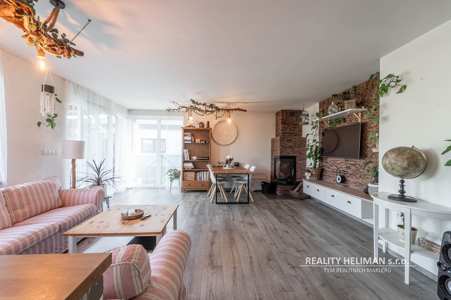 Prodej domu 130 m² s pozemkem 749 m² — photo 2