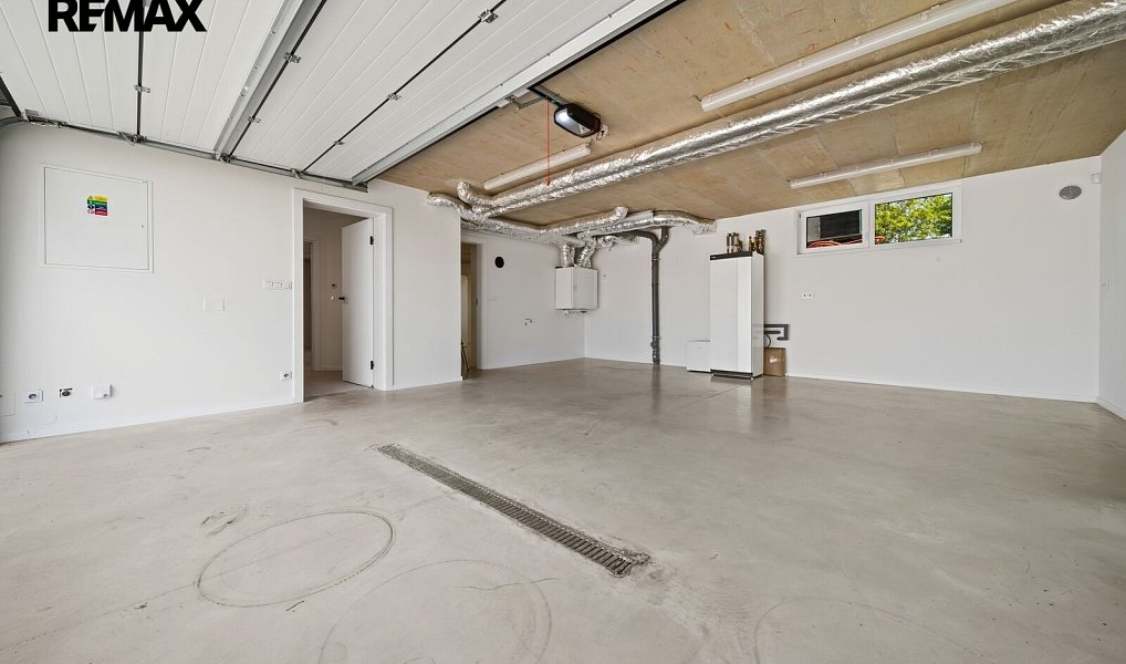 Prodej domu 167 m² s pozemkem 830 m², Šumice – náhled fotky 12