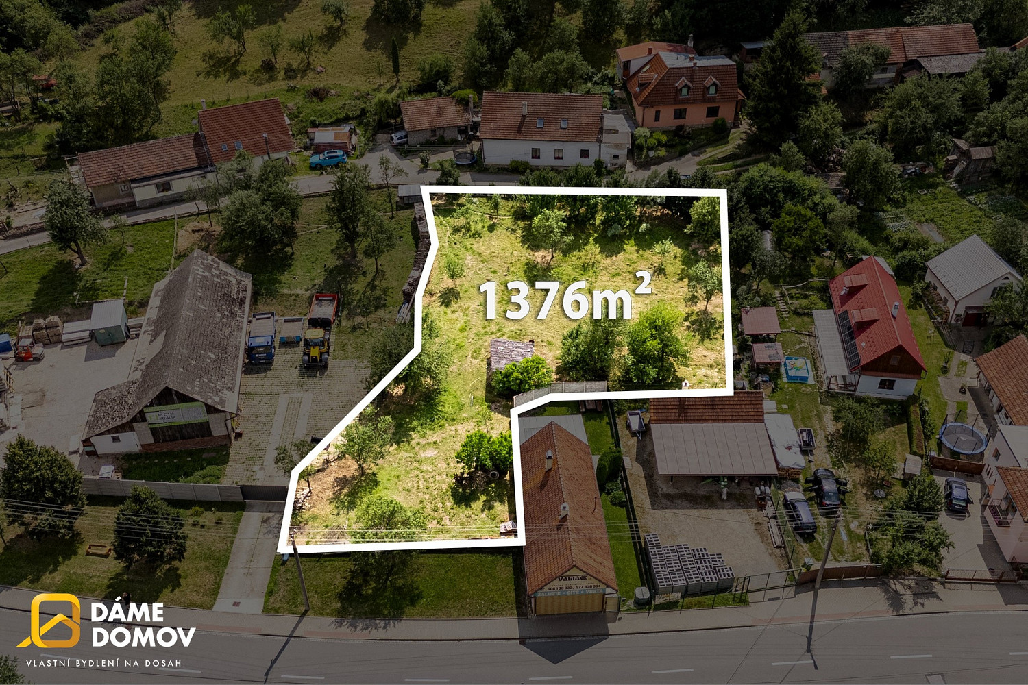 Prodej stavebního pozemku 1 376 m²