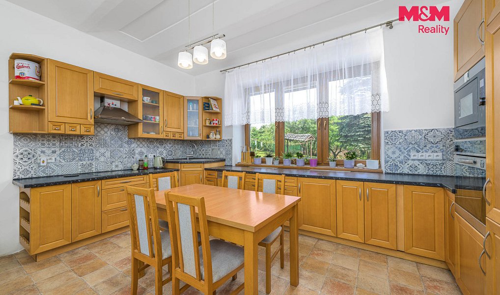 Prodej domu 177 m² s pozemkem 1 742 m², Žleby – náhled fotky 4