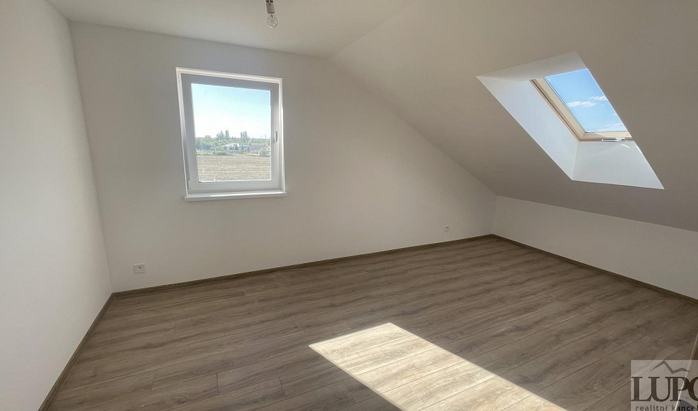 Prodej domu 128 m² s pozemkem 400 m², Postřižín – náhled fotky 11