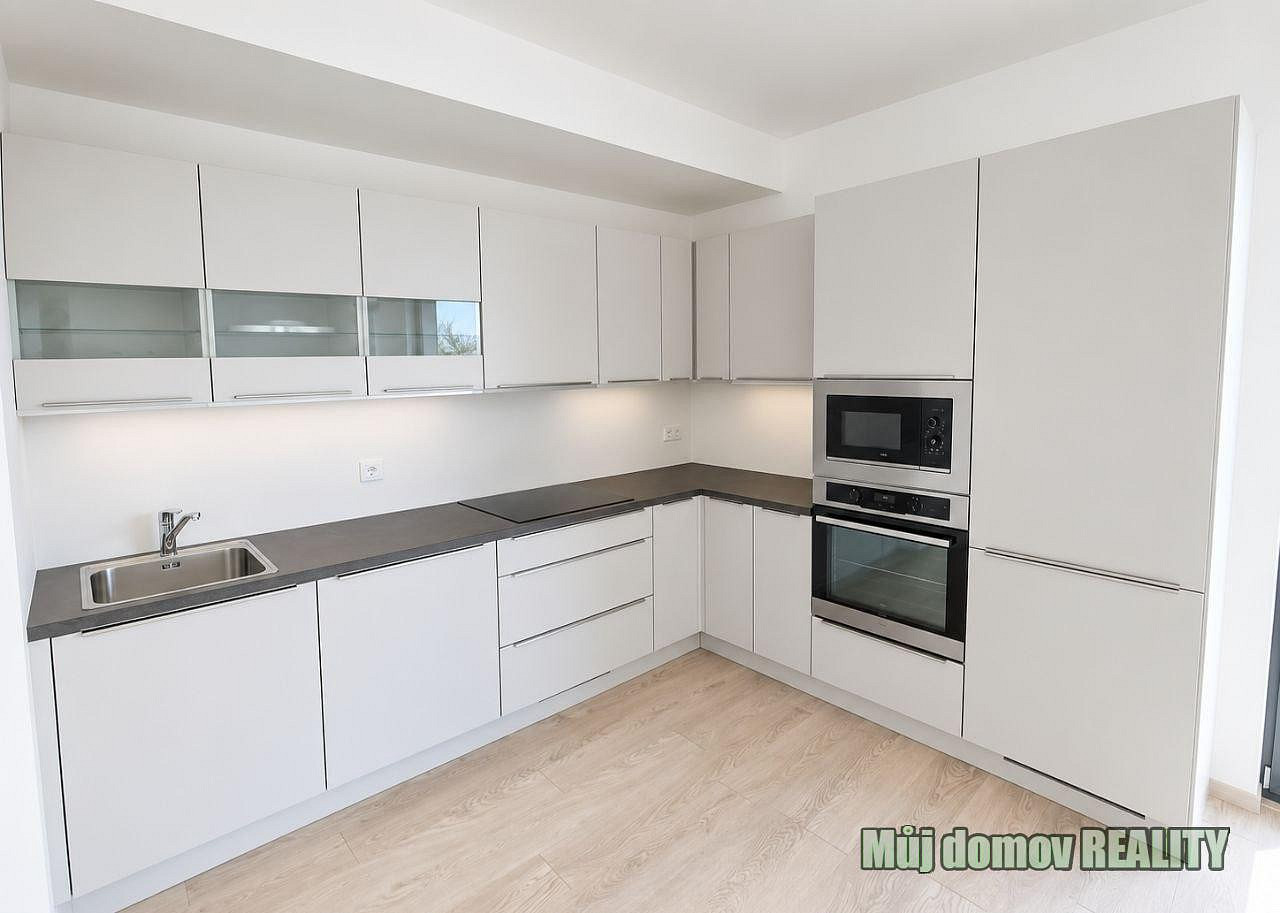 Pronájem bytu 4+kk 86 m² – fotografie 4