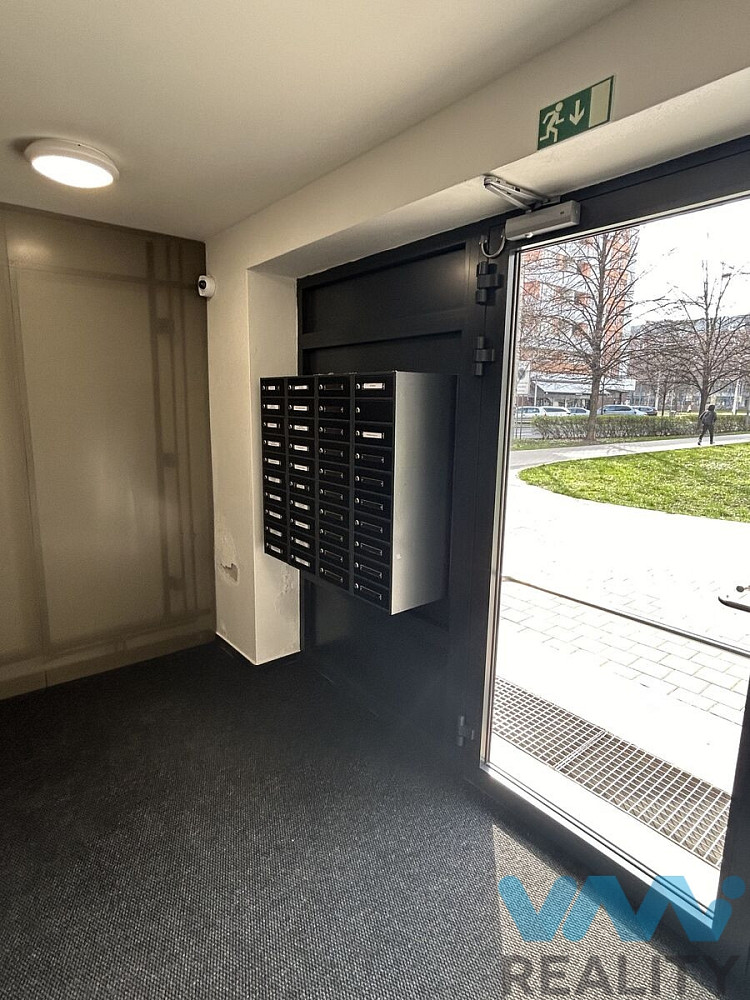 Pronájem bytu 2+kk 56 m² – pohled 2
