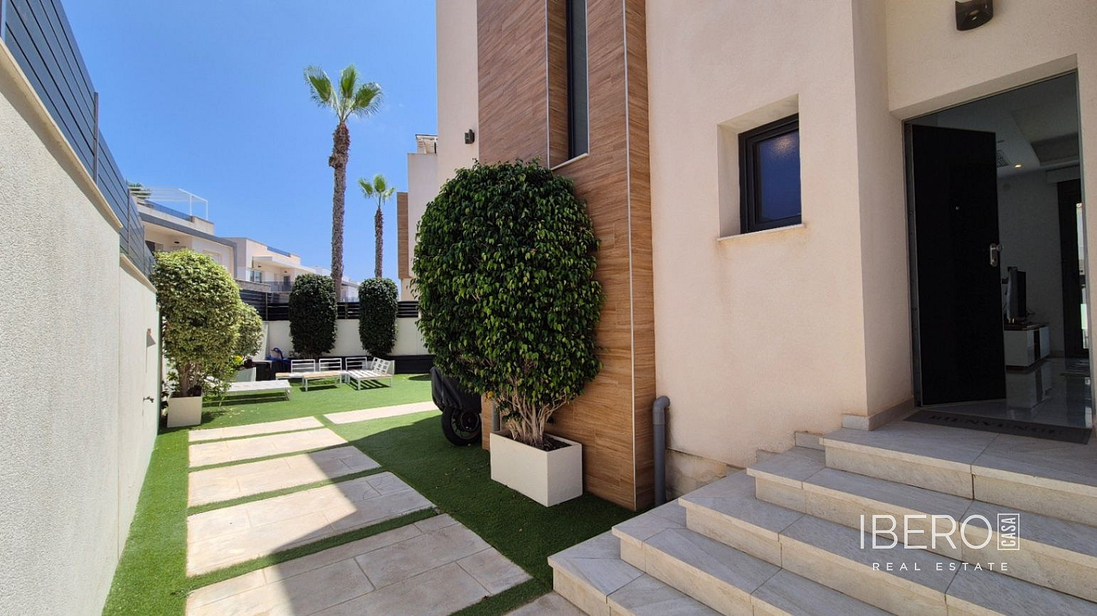 Prodej domu 205 m² s pozemkem 466 m² - Vista 3
