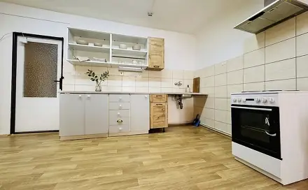 Pronájem bytu 2+kk 47 m², nám. Sv. J. Nepomuckého, Studená, okres Jindřichův Hradec