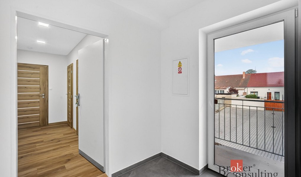 Pronájem bytu 1+kk 50 m², Valtice – náhled fotky 3