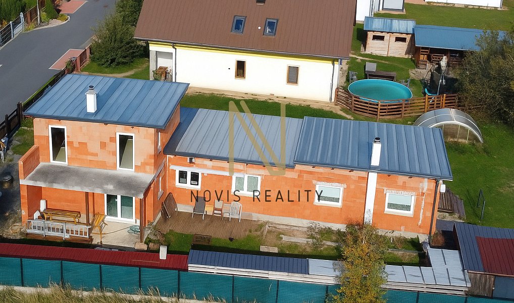 Prodej domu 200 m² s pozemkem 869 m², Blovice – náhled fotky 3