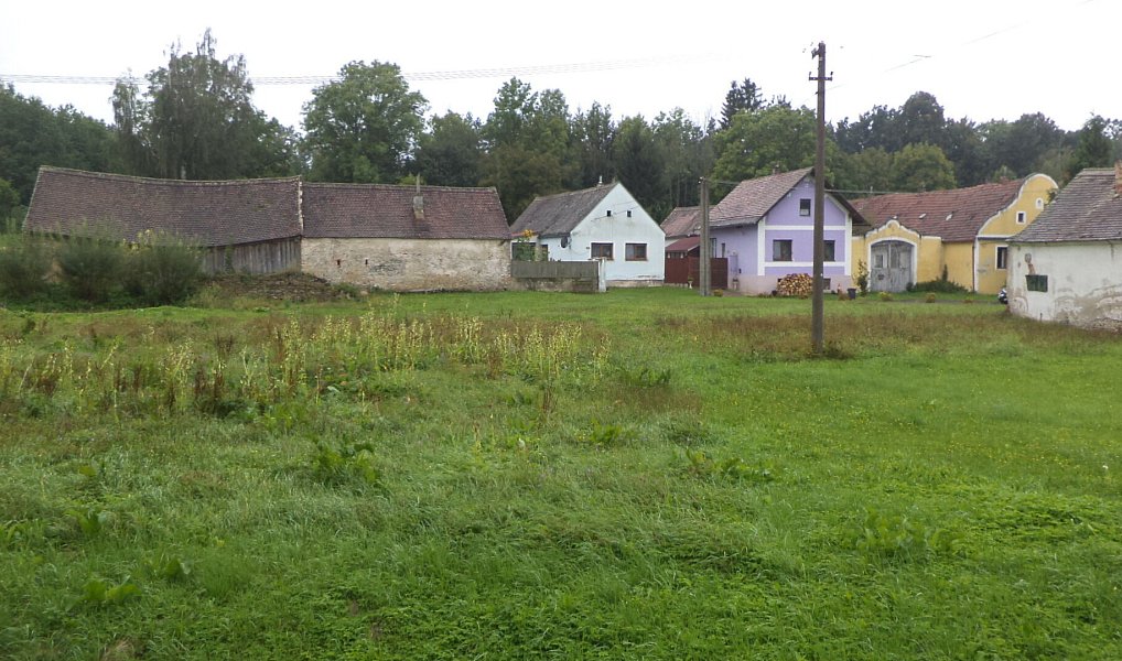 Prodej stavebního pozemku 1 334 m², Uherčice – náhled fotky 3