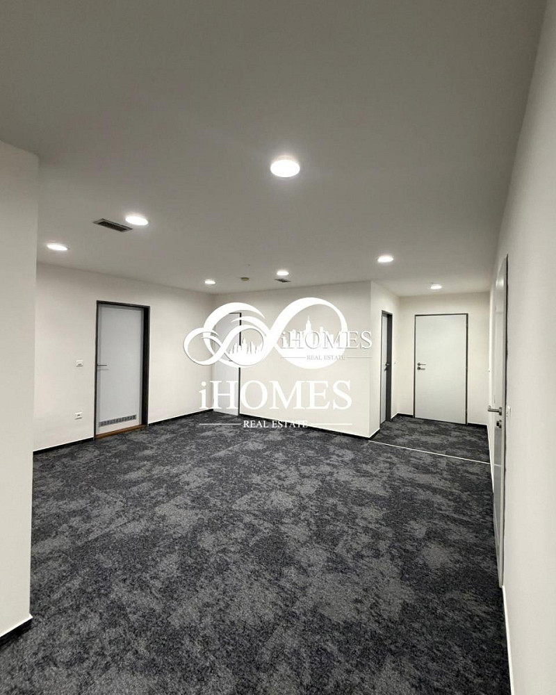 Pronájem kanceláře 241 m² – fotografie 2