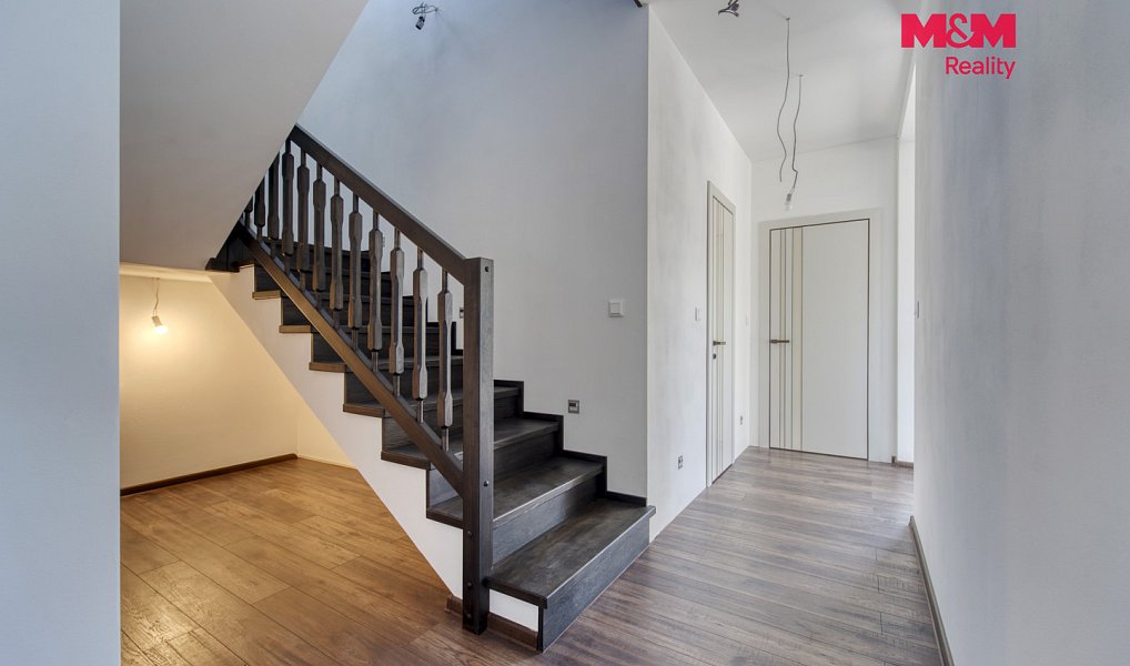 Prodej domu 168 m² s pozemkem 809 m², Vodochody – náhled fotky 11