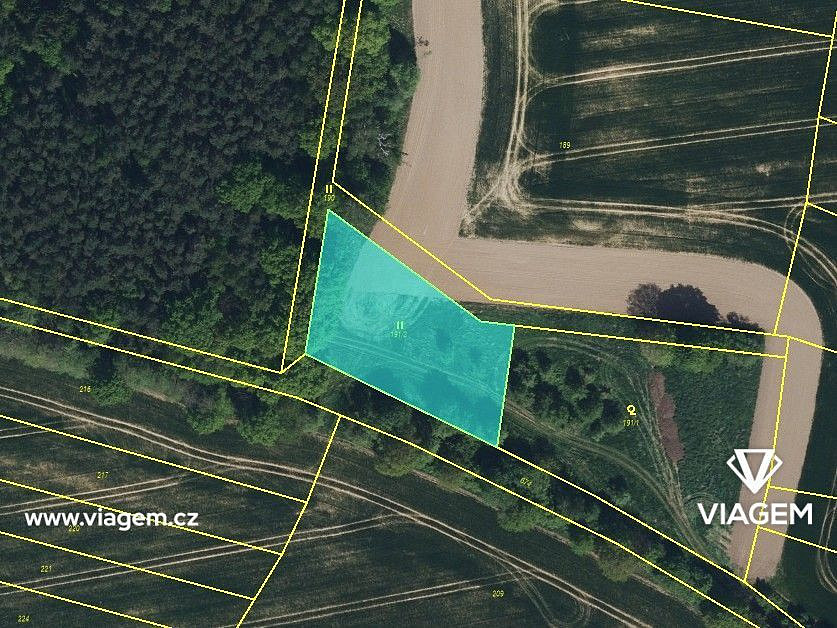 Prodej pole 437 m² – pohled 3