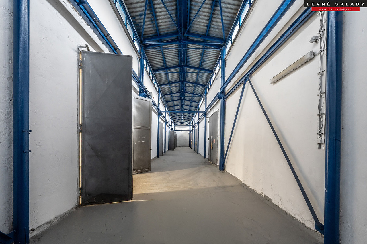 Pronájem skladu 1000 m² v Kladrubech nad Labem – pohled 3