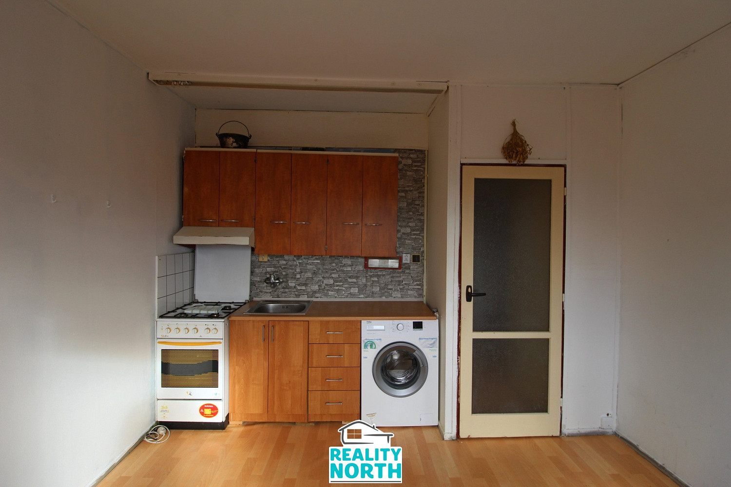 Pronájem bytu 1+1 38 m² – fotografie 2