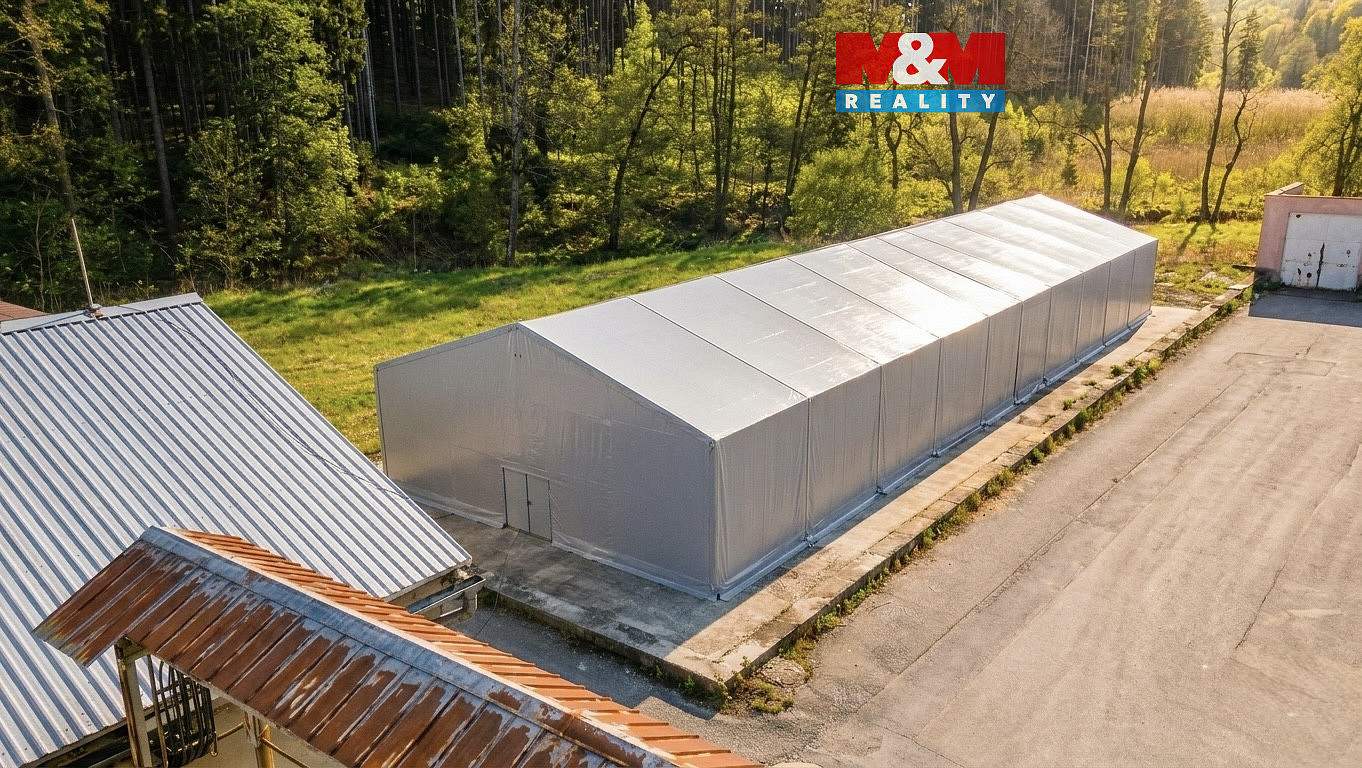 Pronájem komerčního pozemku 513 m²