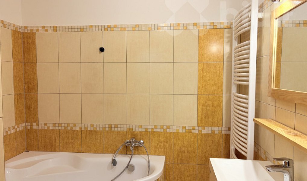 Pronájem bytu 3+1 88 m², Černošice – náhled fotky 12