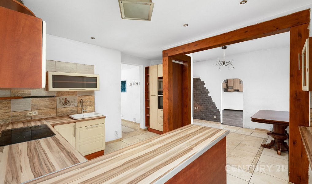 Prodej domu 220 m² s pozemkem 596 m², Oslavany – náhled fotky 3